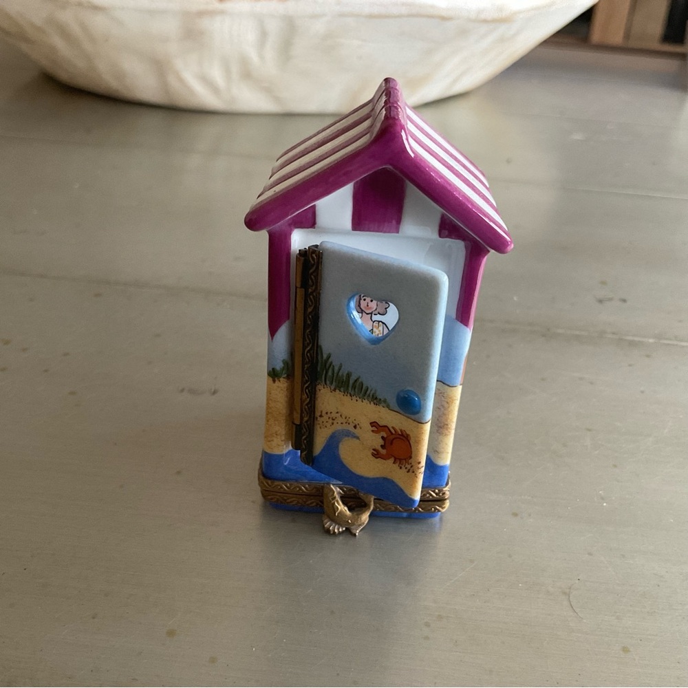 Limoges Beach Changing Hut
